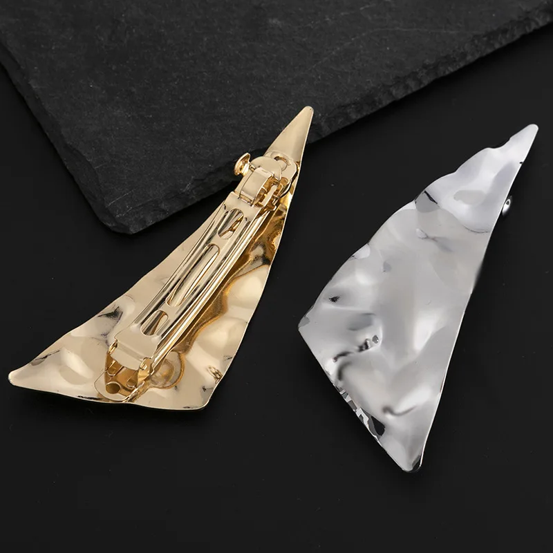 H41-100  European Style Exaggerate Hair Accessories Triangle Shape Uneven Dotted Metal Spring Clamp Hair Clips At Stock