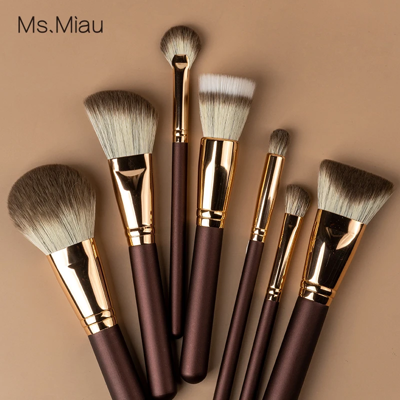 2024 Hot Selling Upgraded Brush Type Artificial Imitation Animal Hair Own Brand Professional Makeup Brush Wholesale for Makeup