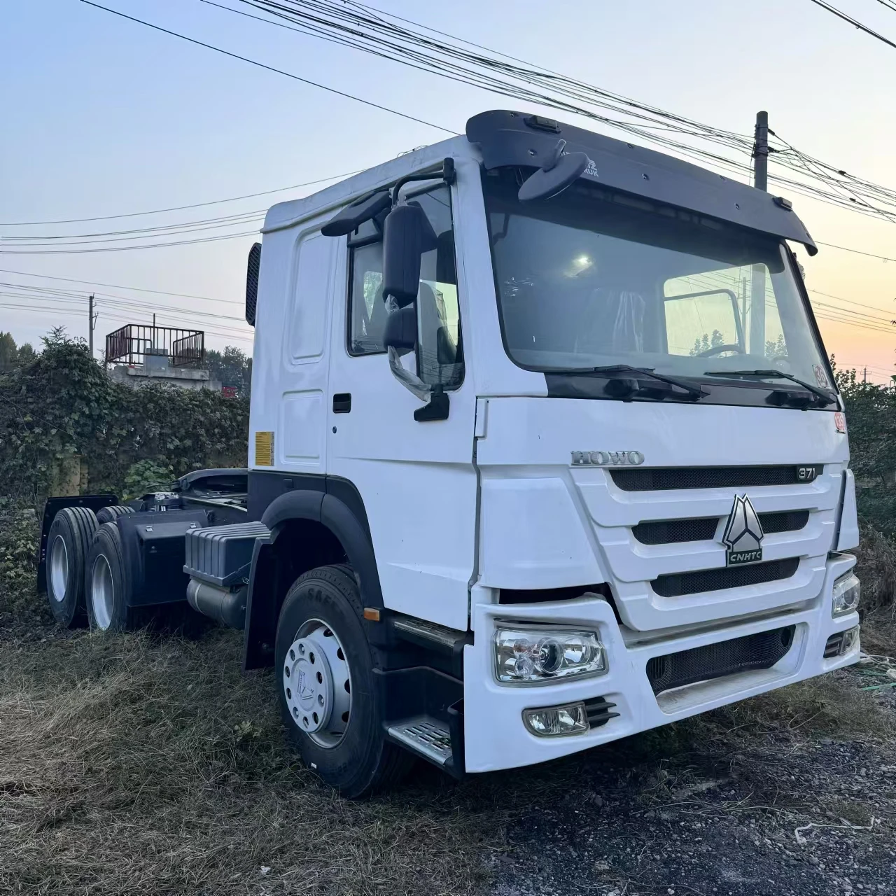 HOWO 6x4 грузовик Cummins дизельное топливо правое рулевое управление новый трактор с механической коробкой передач Euro 3