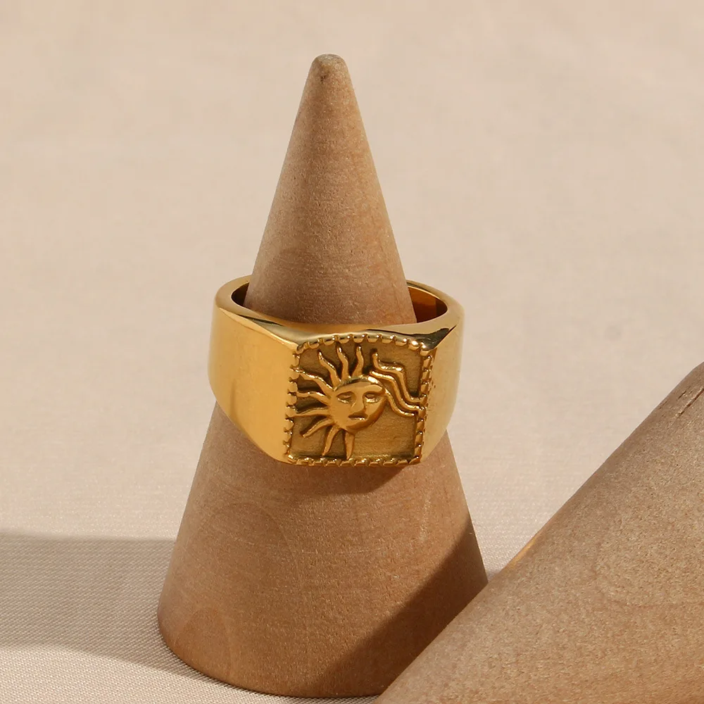 Fashion Retro 18K Gold Plated Stainless Steel Inspired Sun Signet Rings for Women