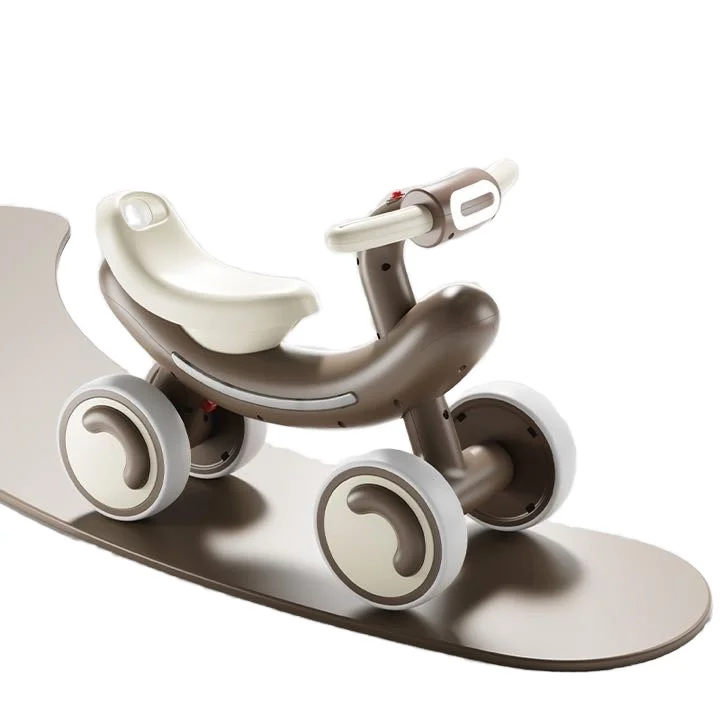 Детский игрушечный велосипед с четырьмя колесами спортивный без педалей детский музыкой и фарами