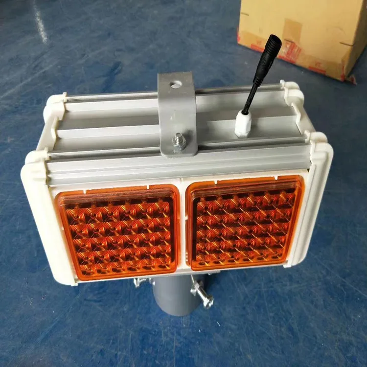 Hot-selling red and blue roadside double-sided flash solar LED warning traffic lights