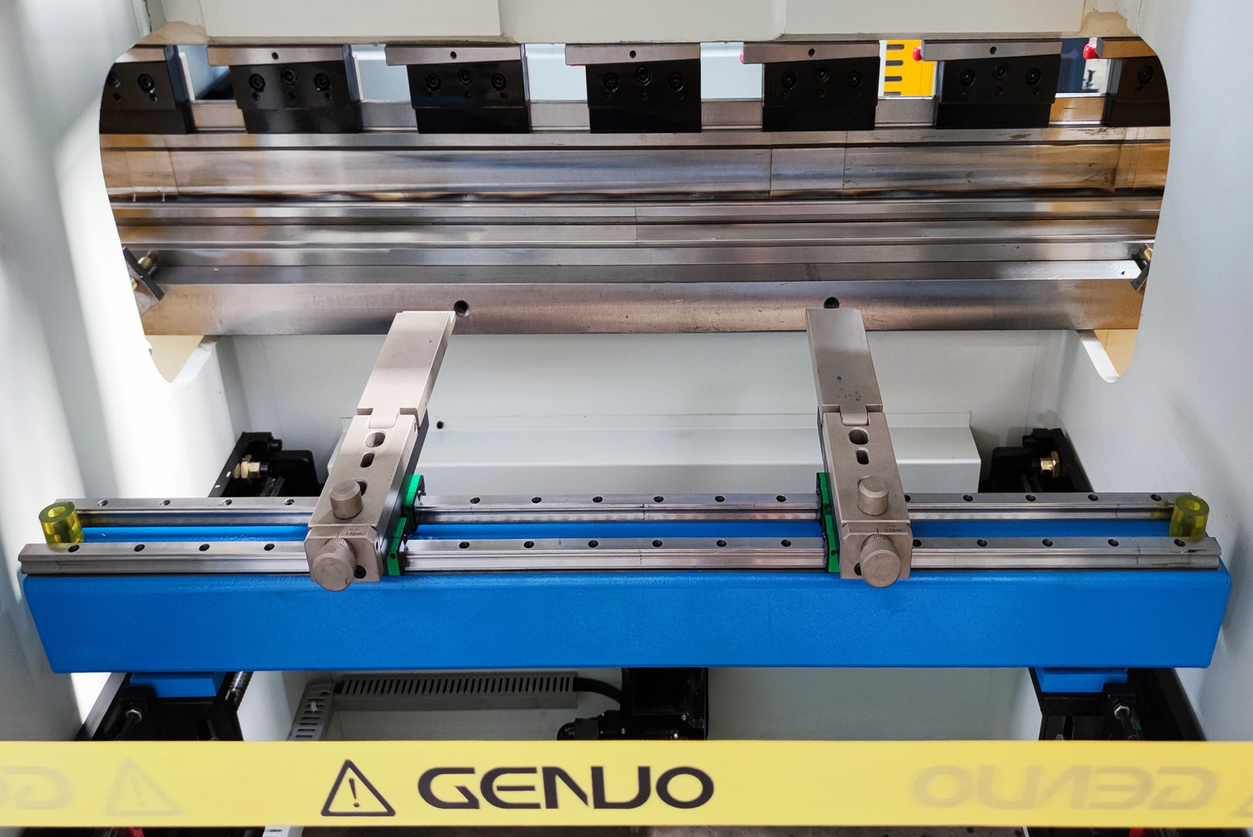 1500mm 1600mm hydraulic small mini cnc plate bending machine servo motor press brake machine