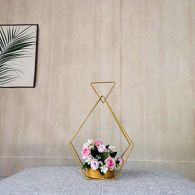 Iron Flower wedding Basket Wedding Heart Desktop Ornament Wrought Gold