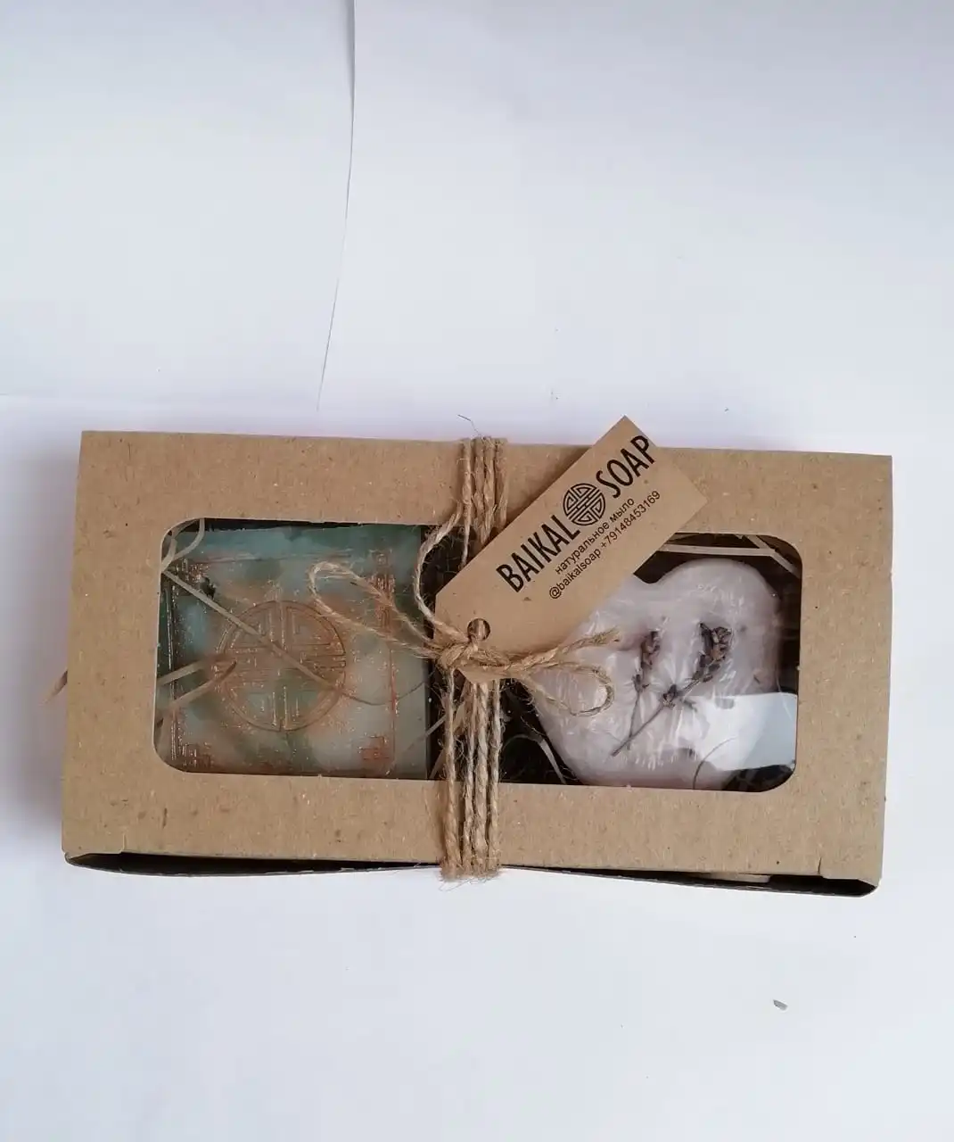 
Natural soap made by hand from olive, coconut and shea (shea) oils, with water from Lake Baikal 