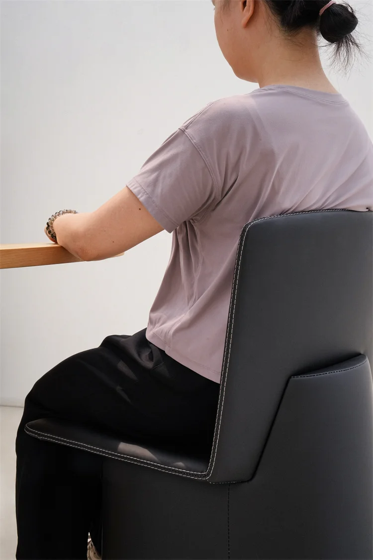 Hot Sale Luxury Russian Pine Wood Eco Leather Dine Chairs With Wheels Comfortable Solid Wood Dining Room Chair