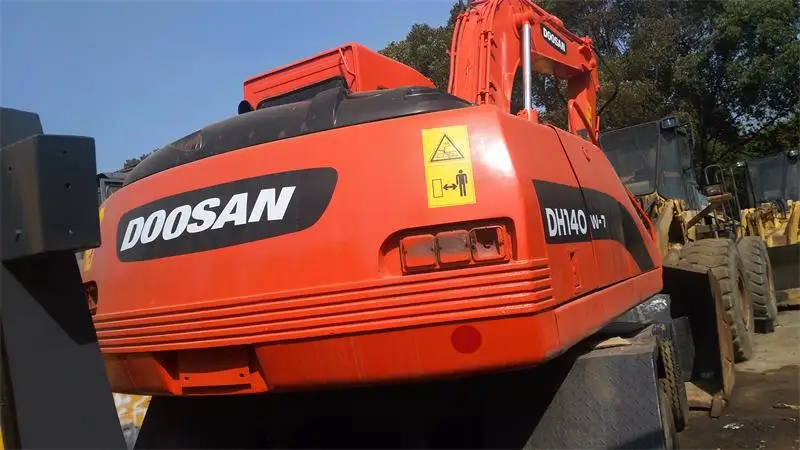 Hot Sale Doosan Crawler Excavator Doosan 140w-7 Wheel Excavator for Sale Earth-moving Machinery