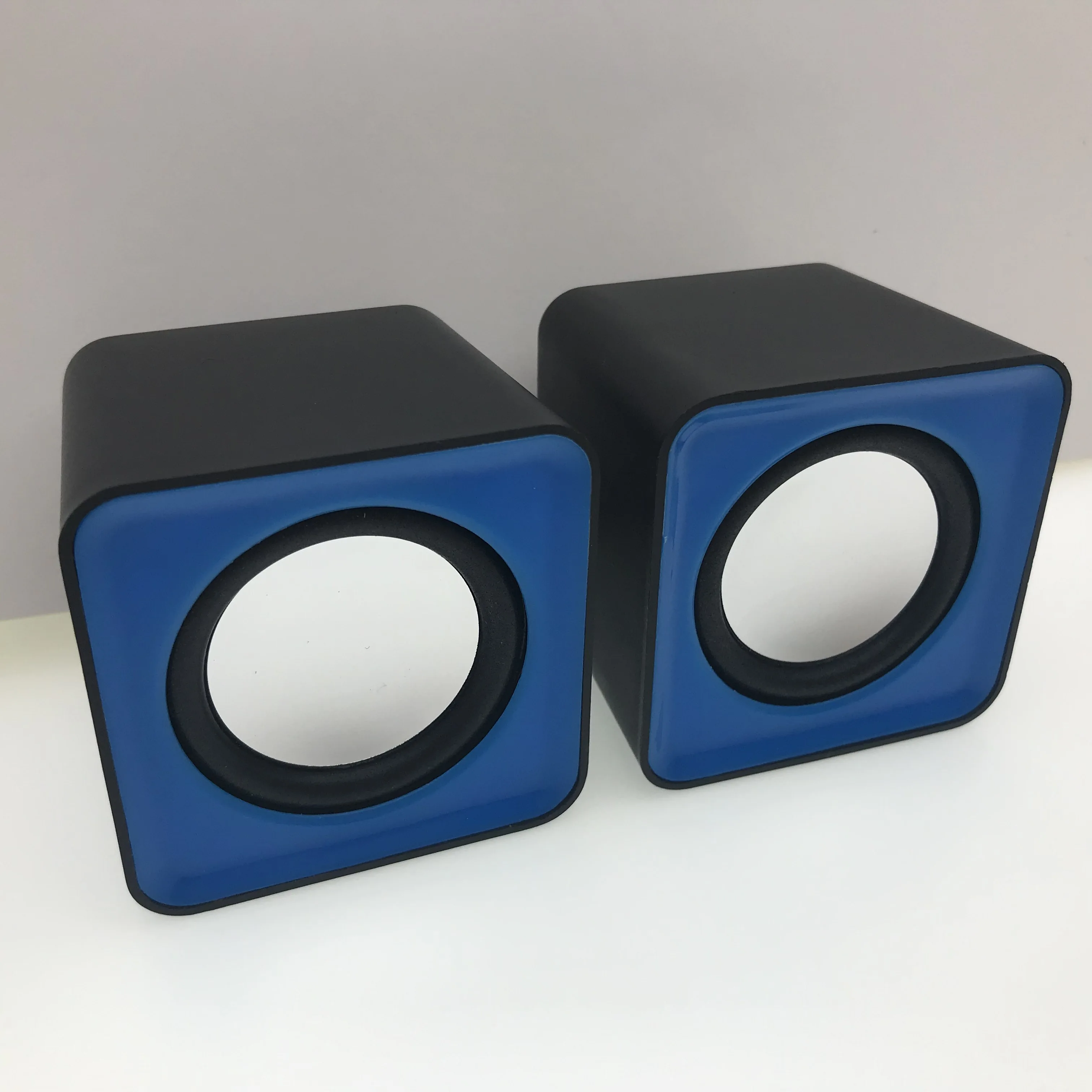 pc computer desktop office promotion gift 2.0 cheap USB active in bulk subwoofer trolley mini home theater portable car speaker