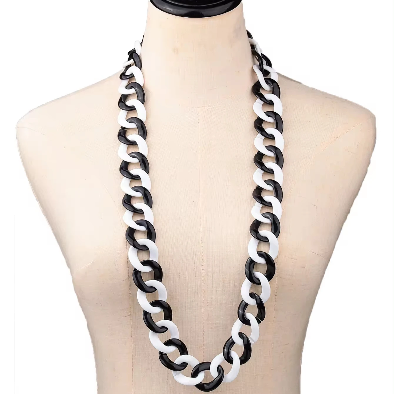 Fashion Black and White Chunky Cuban Chain Christian New Plastic Link 95cm Hip Hop Men Cool Nightclub Acrylic Long Necklace Gift