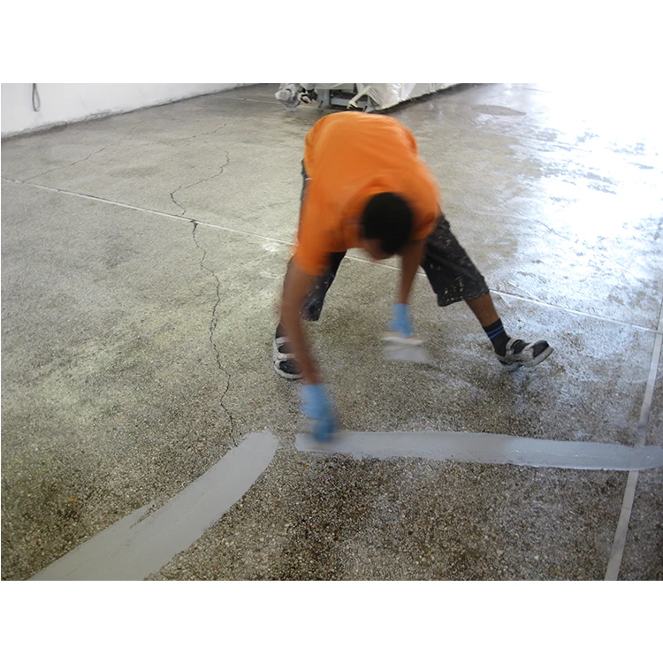 Шпатлевка для бетона на основе эпоксидной смолы, легко наносить, сушить за 24 часа