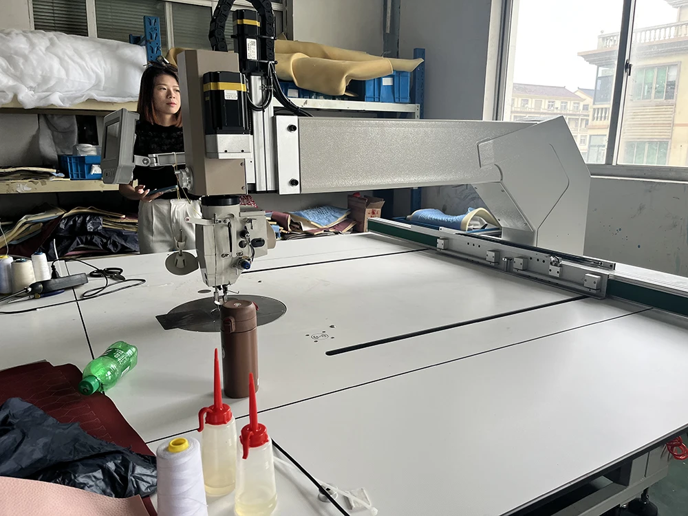 QK-R8-90 clothing industry 90x130cm double screw automatic  laser CNC intelligent pattern sewing machine