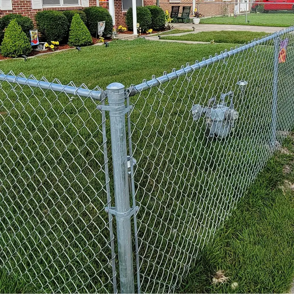 Ограждение из металлической проволочной сетки Оцинкованное черное покрытие ПВХ рулон с воротами