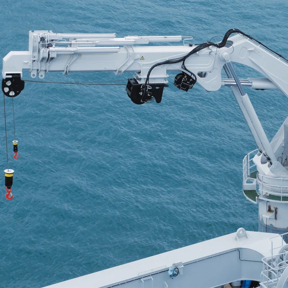 Professional design carry deck industrial crane 5ton deck crane