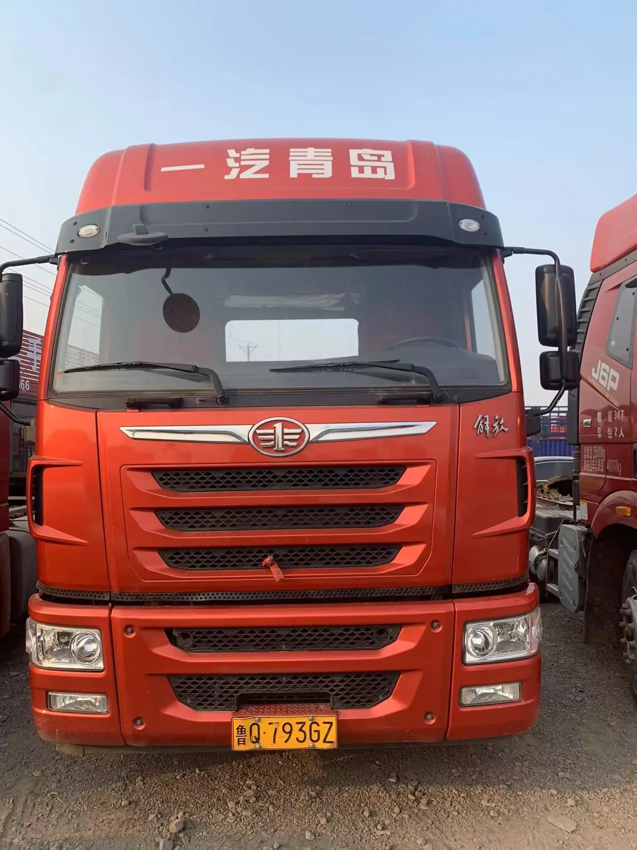 FAW tractor truck 6*4 tractor truck tractor trailer truck head euro 2 euro 3 low price for sale