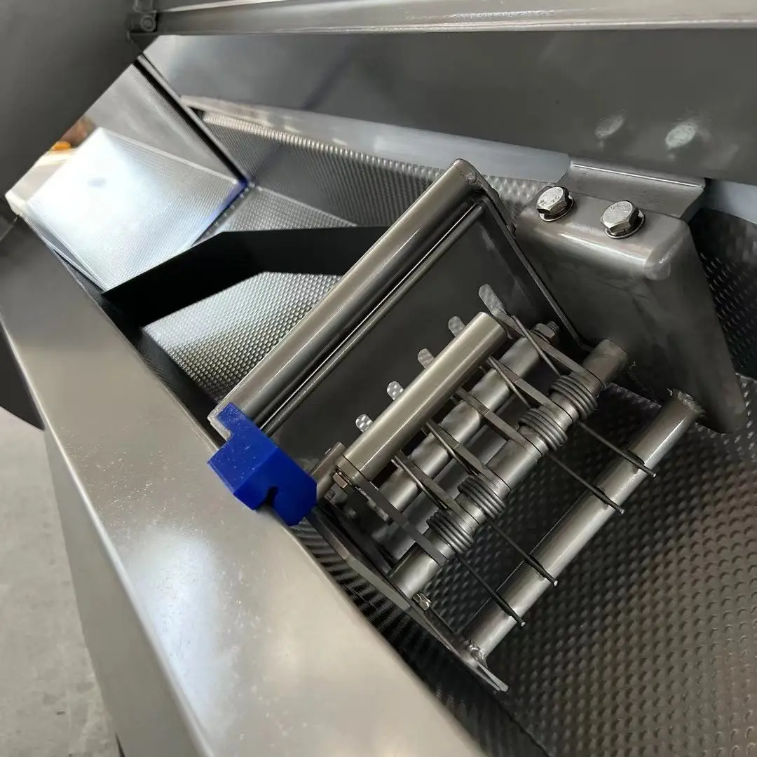 Electric cooked beef meat slice cut machine frozen meat slicing machine with conveyor