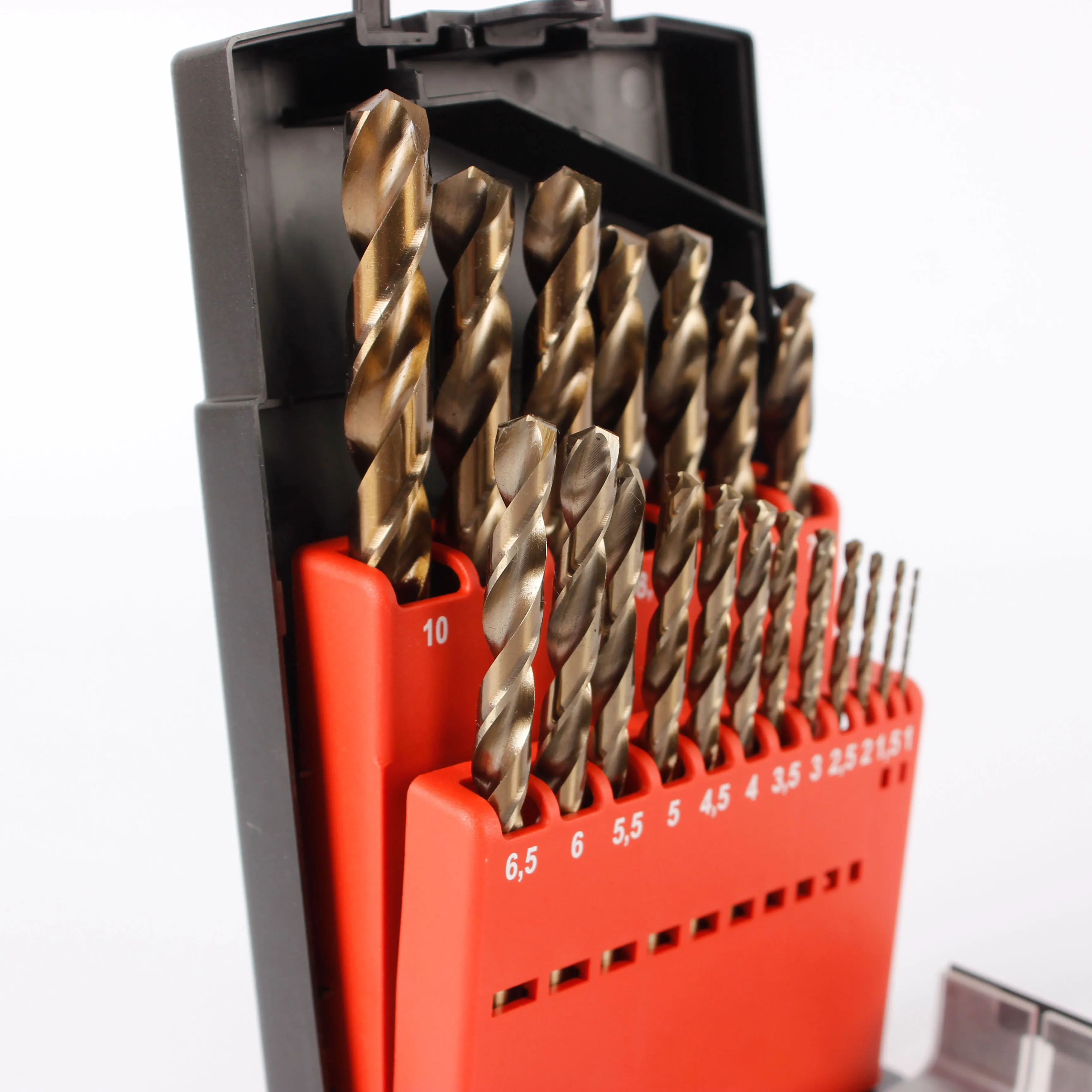 Комбинированный бит прост в эксплуатации и использовании оператор не имеет высоких технических требований