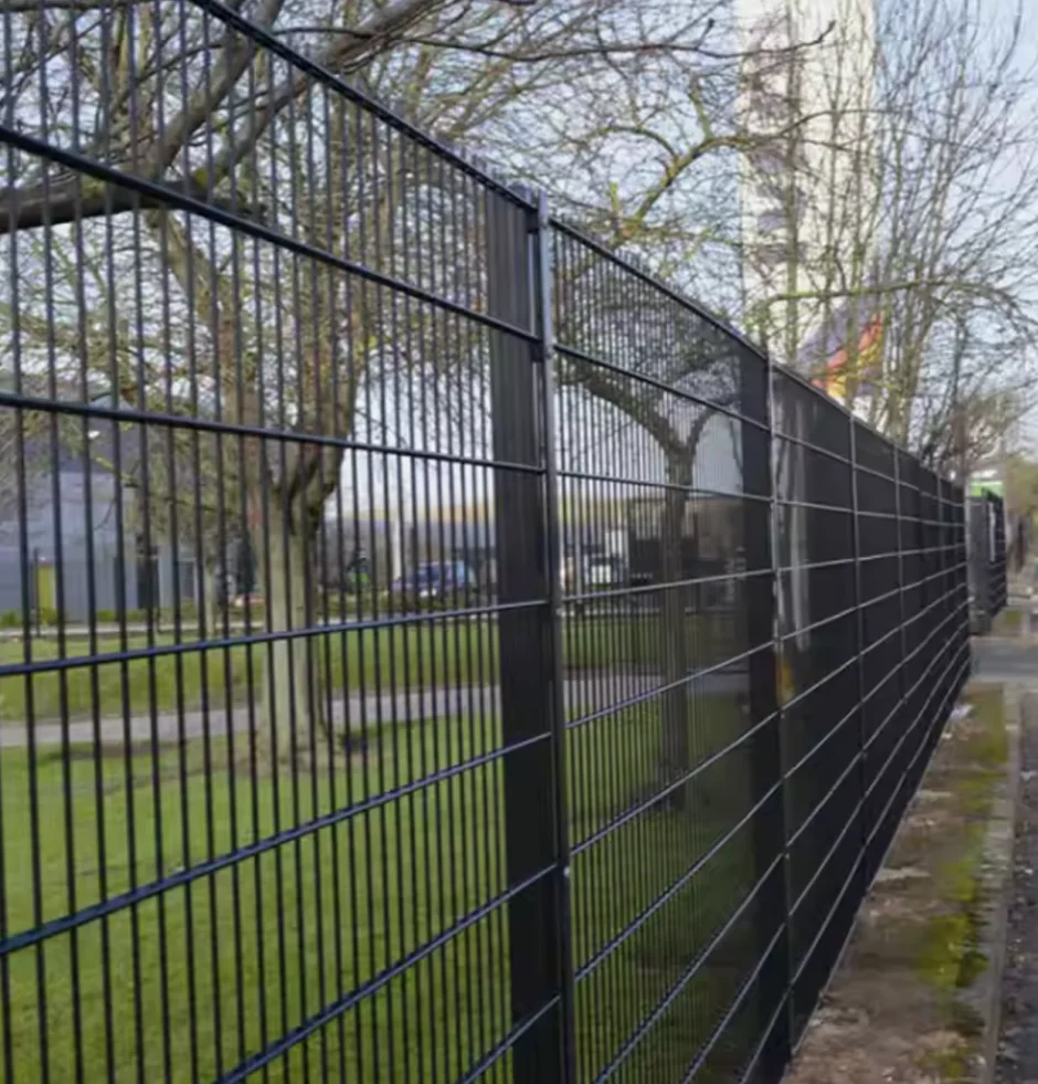 High Quality 3D Welded Iron Wire Mesh Fencing with Bending Design for Gardens