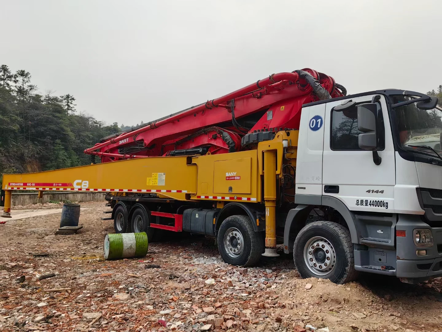 56m Benz Chassis SYM5449THB 560C-8A Used Sanys Pump Truck Mounted