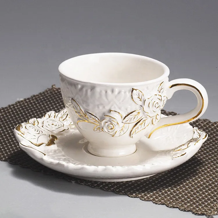 Цветочные рельефные винтажные дизайнерские чашки для кофе и чая с золотым ободком и блюдцами в комплекте Необычные Керамические