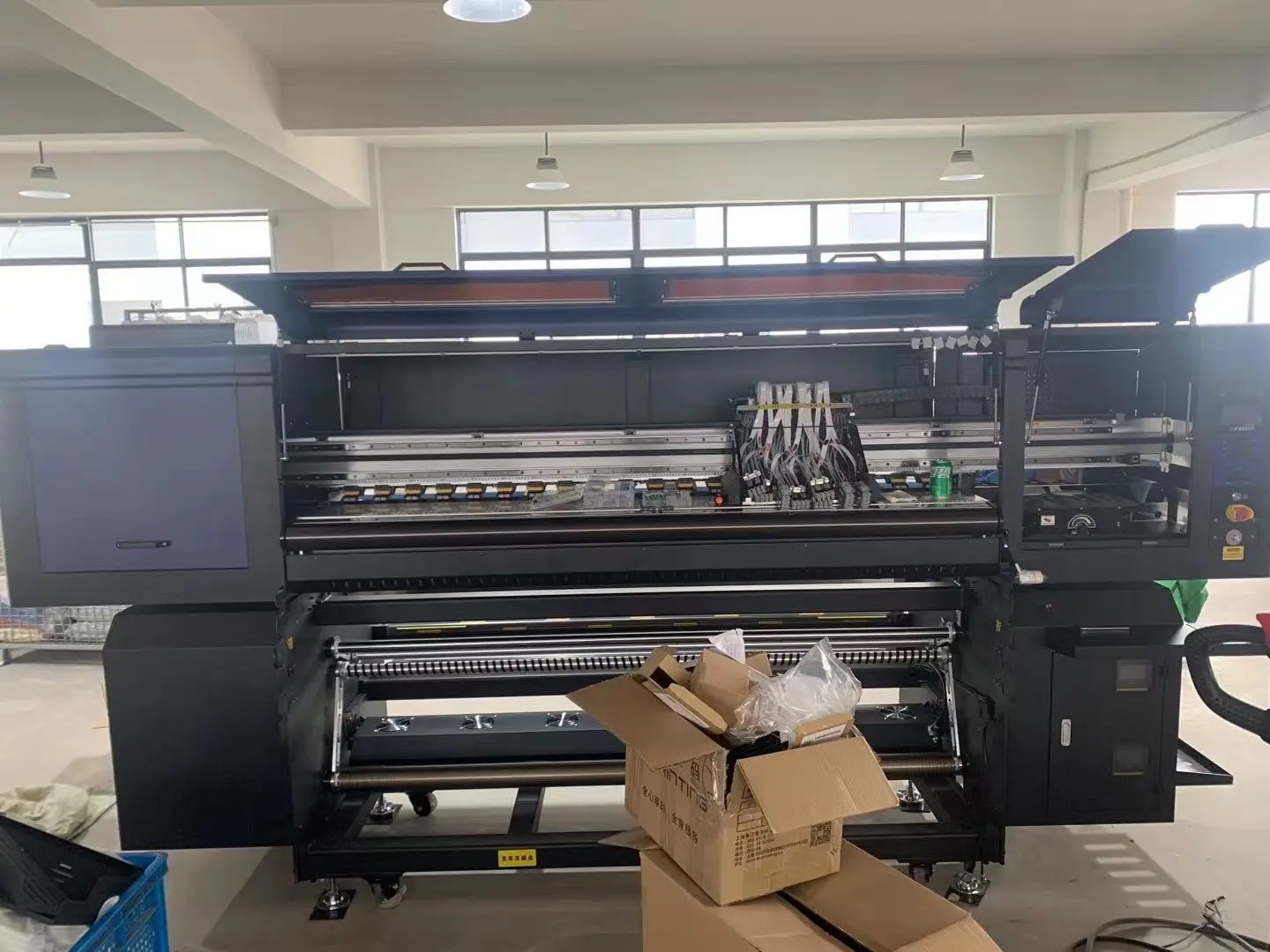 Can make pillows, beach blankets, umbrellasdigital printing machine 8 printhead  1900MM speed 370m²/h