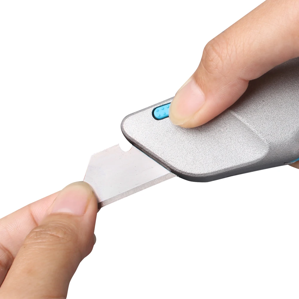 Retractable safety box cutter squeeze trigger utility knives with finger friendly