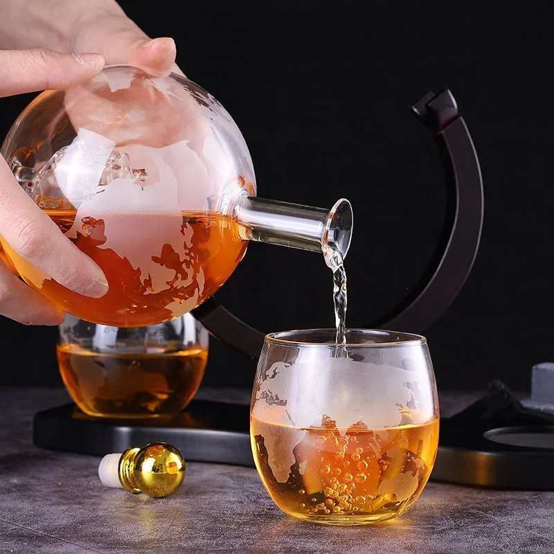 High quality Fancy whiskey decanter globe set Glass Globe decanter glass bar accessories with whiskey stone