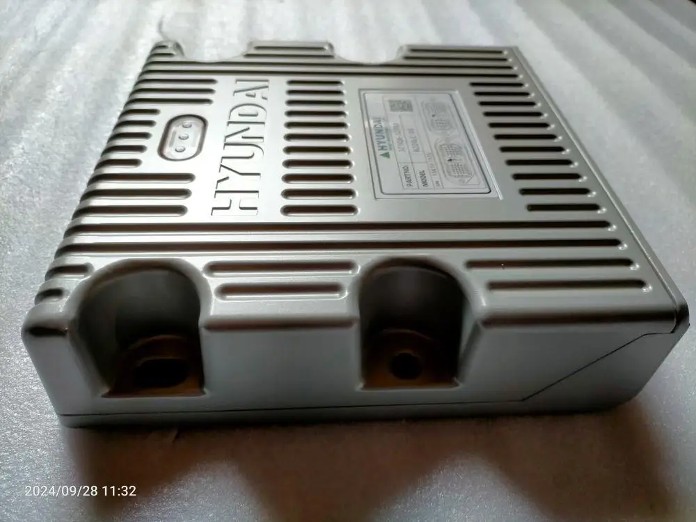 R220LC-9S Controller Panel Computer Board Electronic Control 21Q6-32780