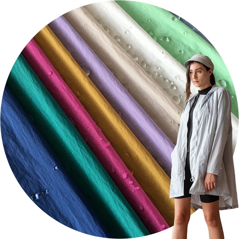 Оптовая продажа Окрашенная нейлоновая ткань 55 г/м2 морщинистая тафта используемая для женской одежды