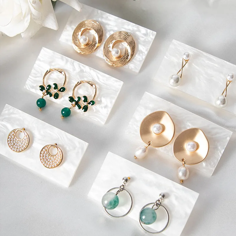 Luxury Pearl White Jewelry Creative Display 3*6 Earrings Display Board Square Polished Jewelry Display Stand