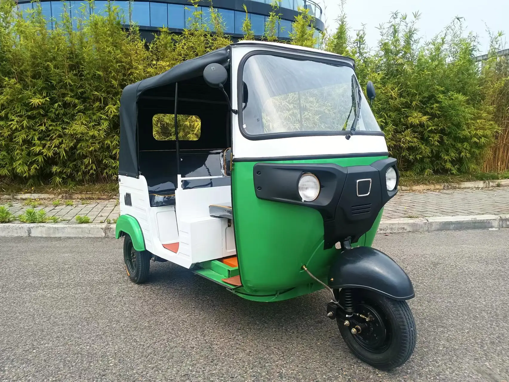Bajaj High-Speed Adult Passenger Rickshaw Electric Reverse Trike Motorcycle 60v Cabin Motor Taxi Closed EEC Cheap Electric