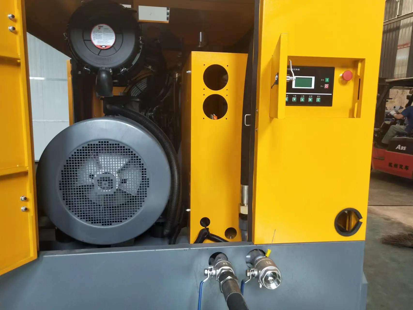 China factory 73.5KW portable rotary screw air compressor 4 cylinder engine for for Urban Construction
