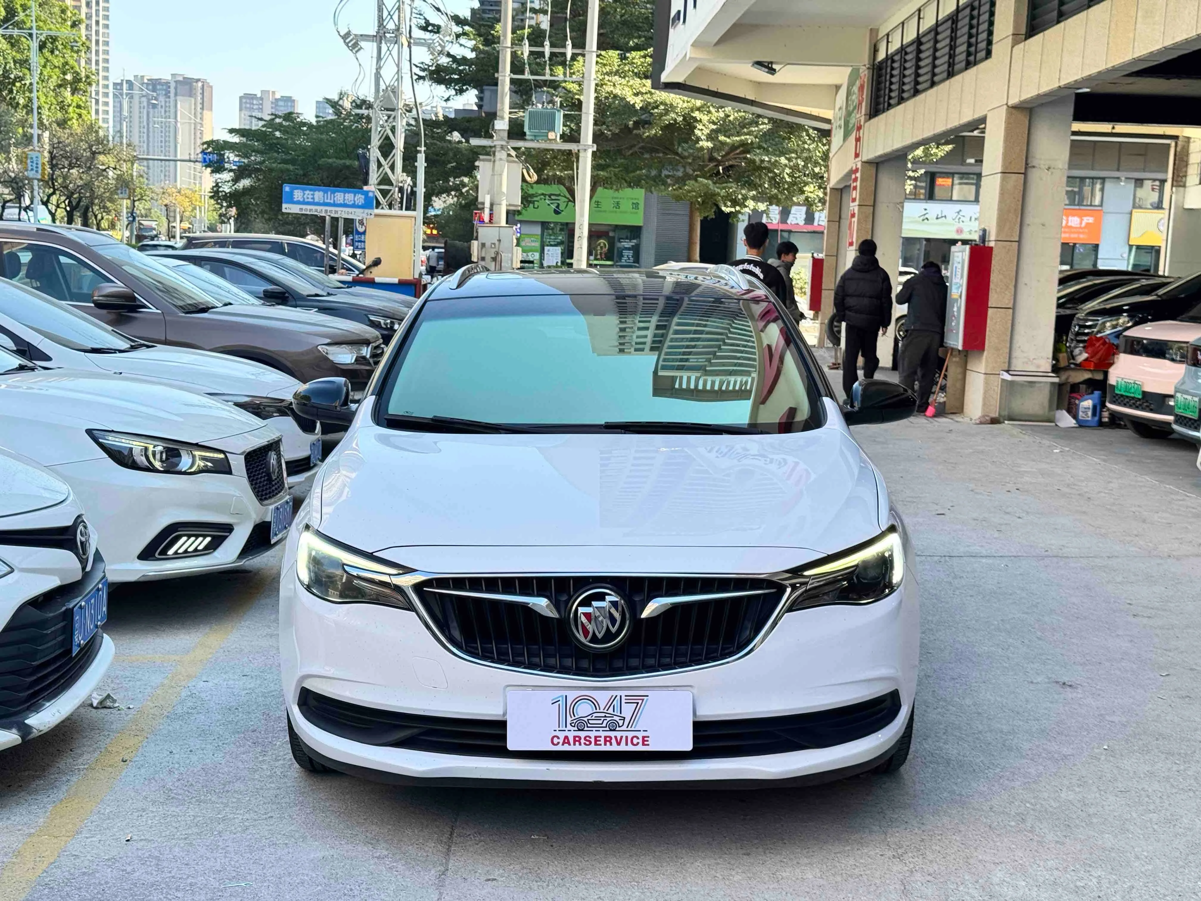 Подержанный Buick Yuelang 1.8T 2018 года автоматическая коробка передач комплектация Elite с функциями связи