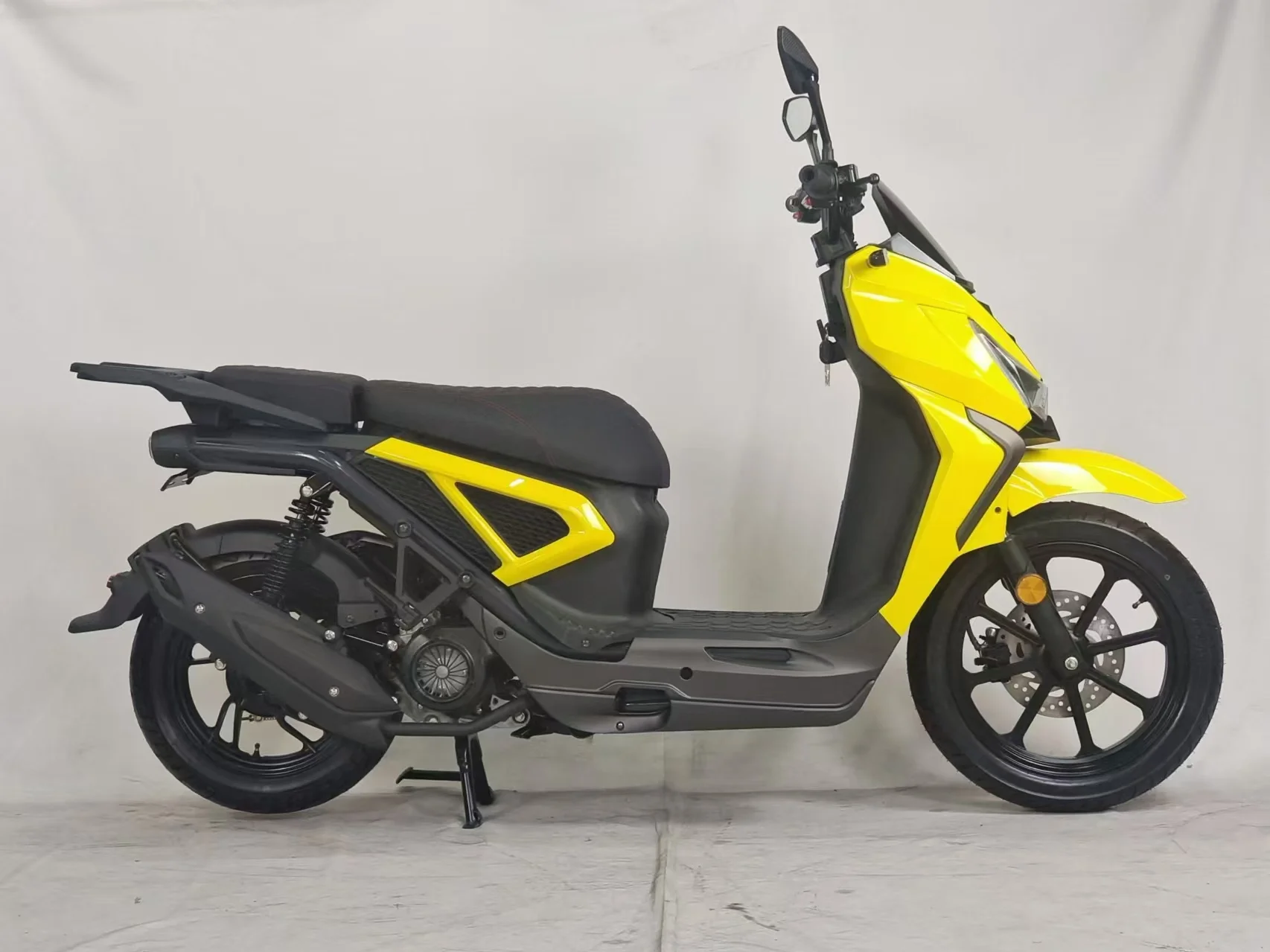 Motorcycle 125CC Water Cooled Single Cylinder Four Stroke Gasoline Motorcycles Road