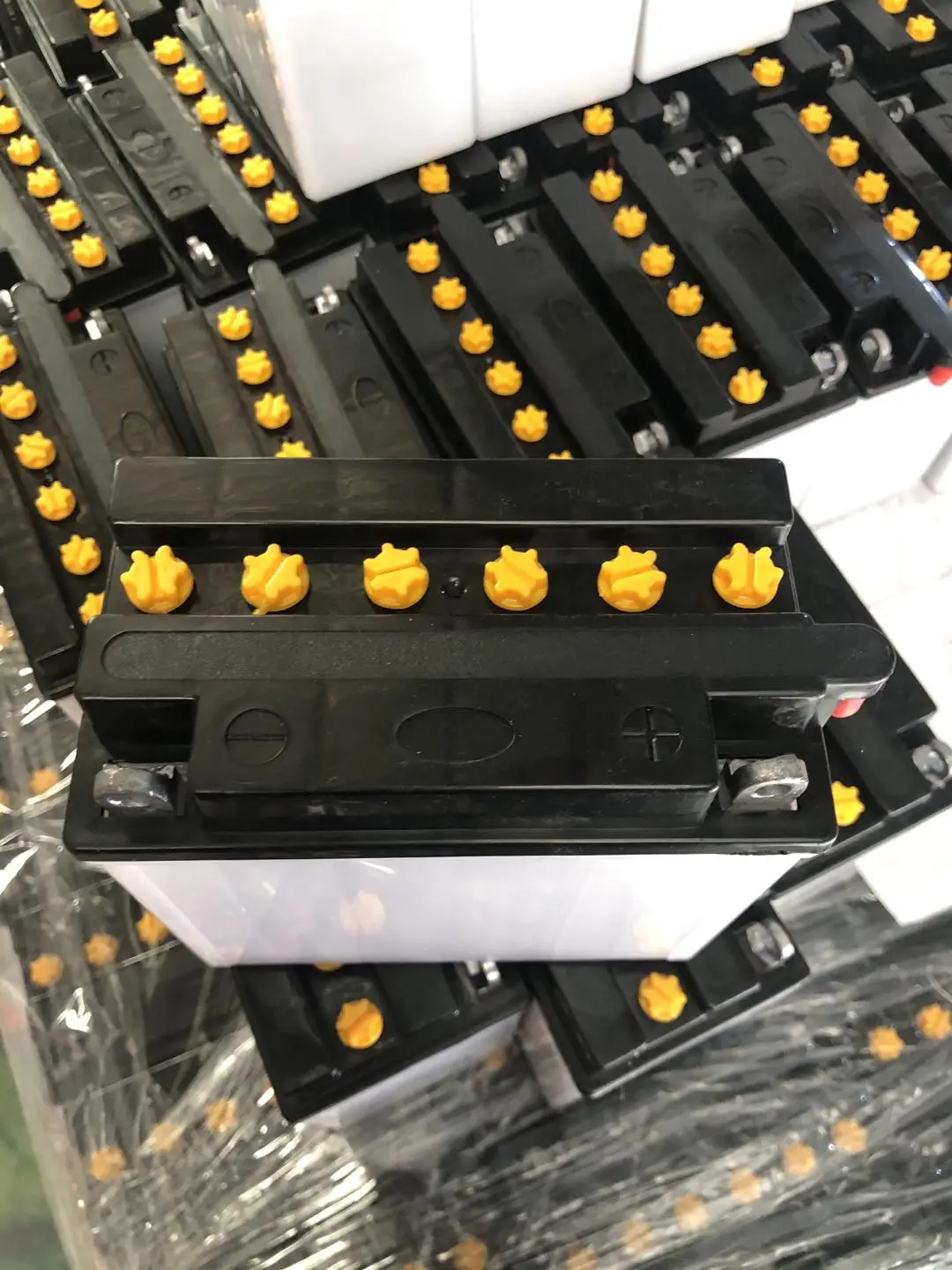  Оптовая продажа 12N12-4A 12V 12AH влажные зарядки MF свинцово-кислотная