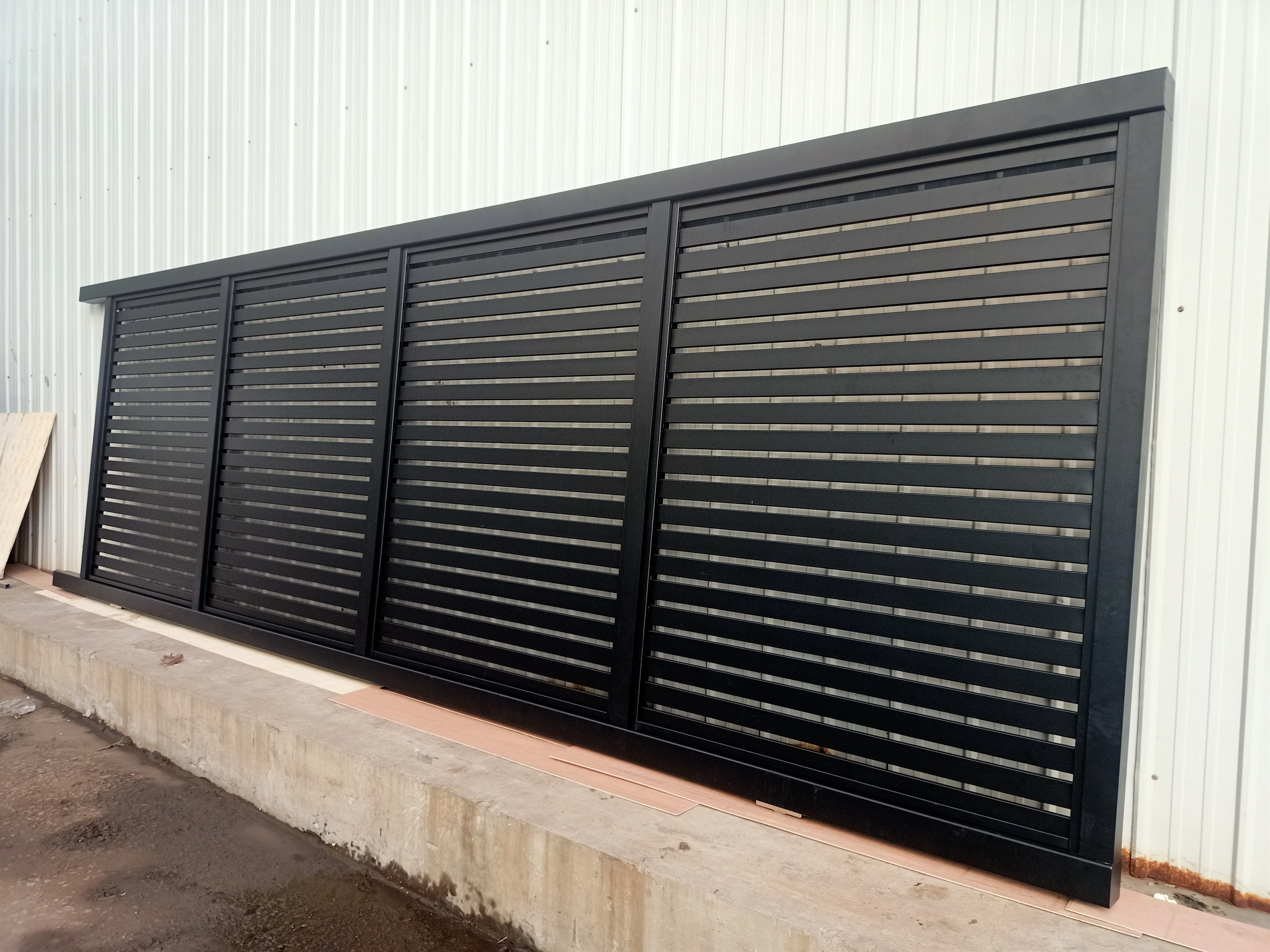 Decorative Powder Coated Aluminum Semi Privacy Slat Sliding Main Driveway Gate