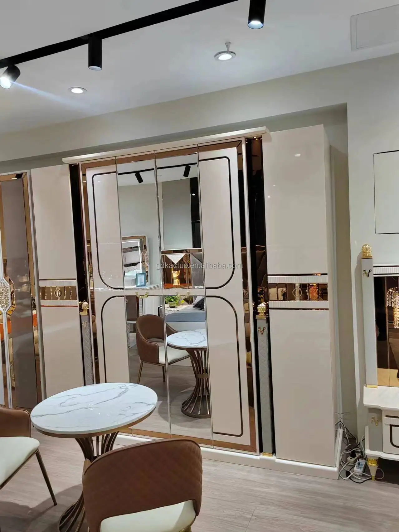 2024 new luxury modern mirrored beautiful romantic elegant king size bedroom furniture set high gloss beige bedroom sets