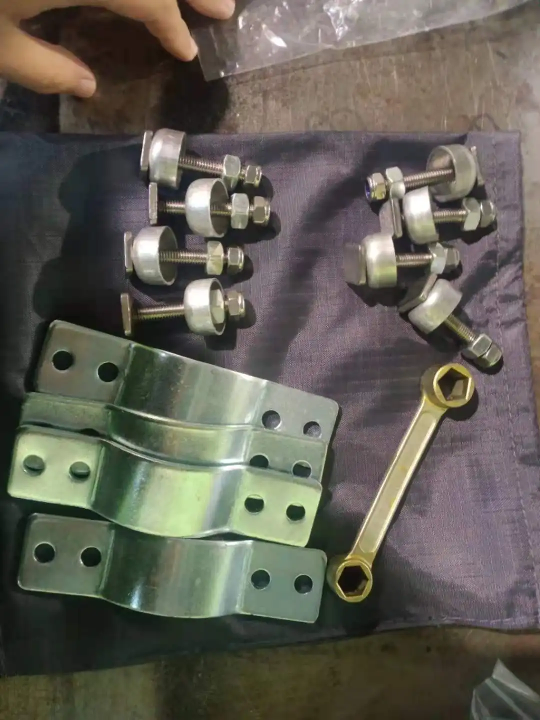 Roof Tents 3-4 Person Roof Top Tent Camper Car4X4 Roof Top Tent