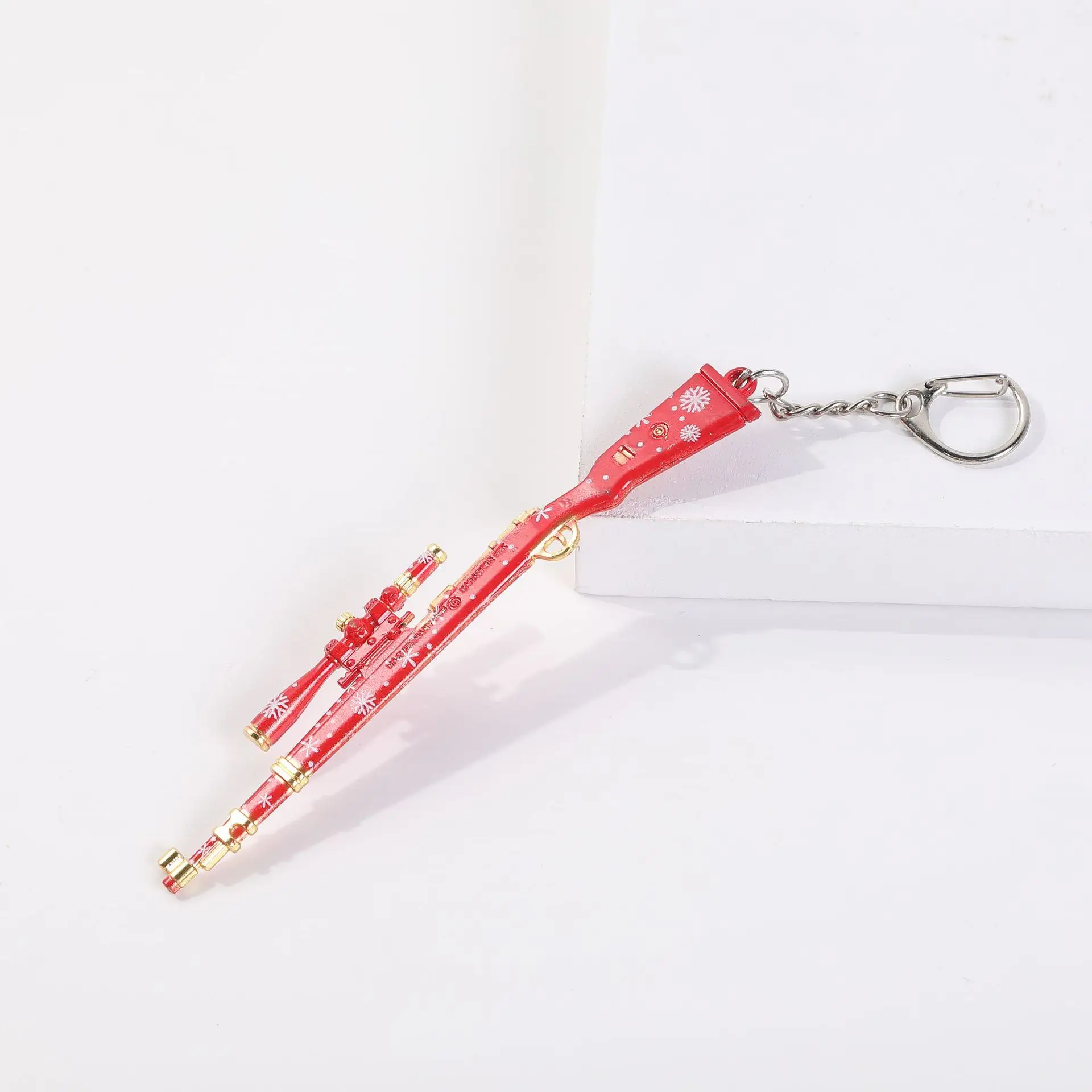 2022 new wholesale Eat chicken key chain 98K camouflage gold keel M416 key chain pendant