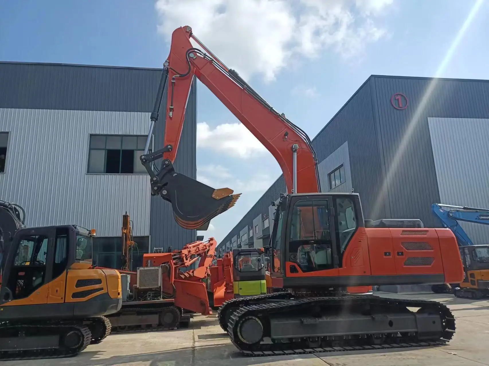 Best Quality Excavator 25Ton Epa Euro 5 Kubota Engine Crawler Digger Construction Machinery Chinese Excavator Machine