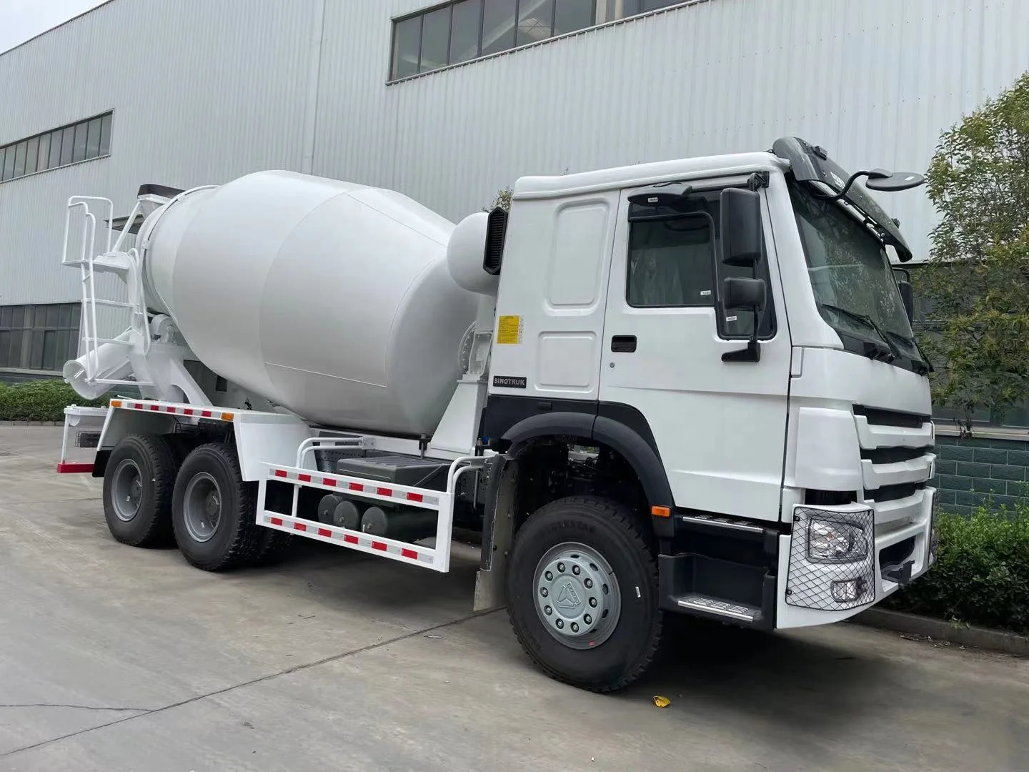 Хорошее качество новый Грузовик Sinotruk Howo низкая цена бетономешалка 380/400HP для продажи
