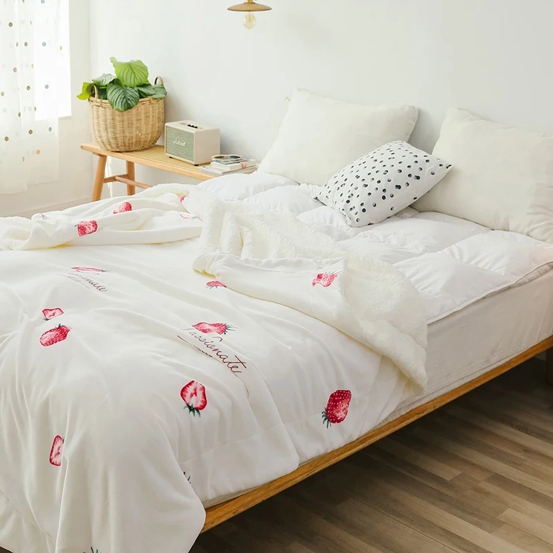 Ins Small Fresh Style White Strawberry Pattern Lambskin Double Layer Good Sleeping Warm Winter Blanket