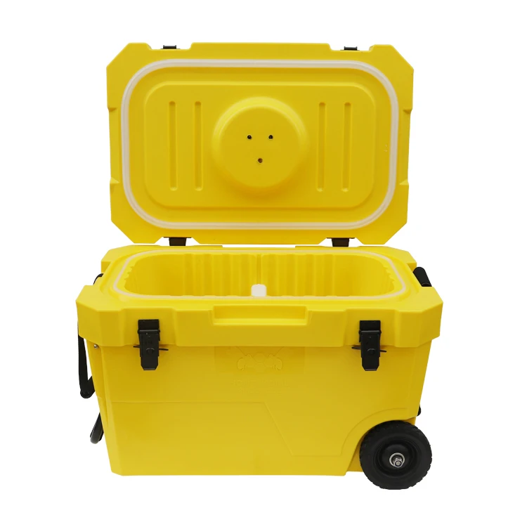 
New style vacuum insulated can cooler 