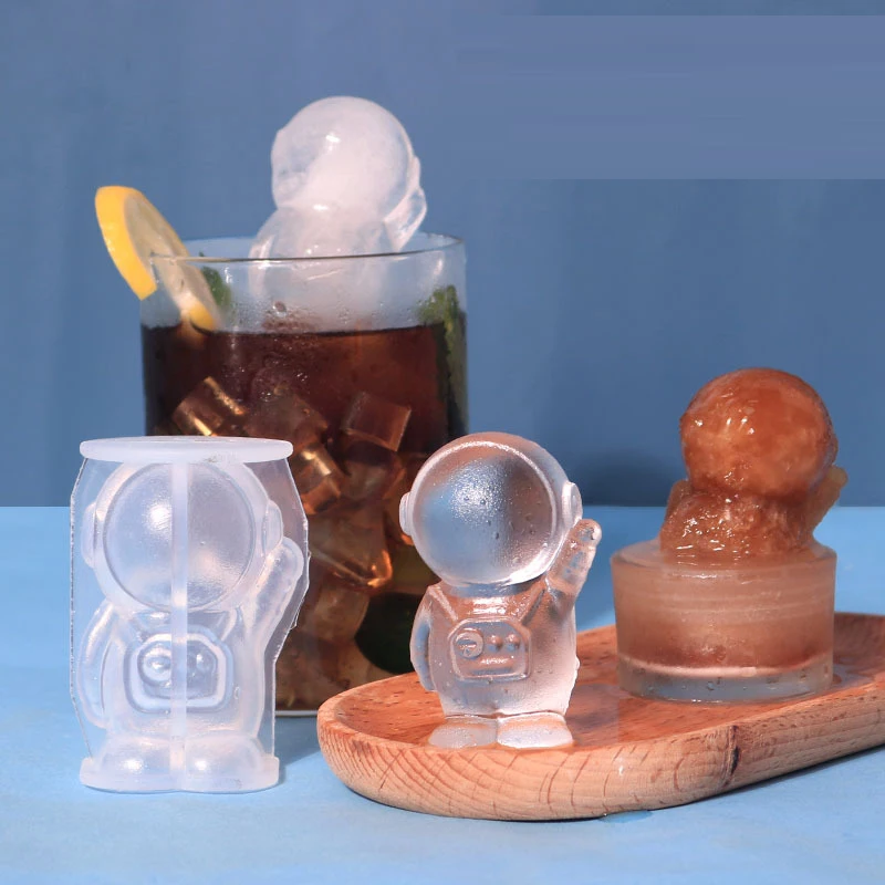 Wholesale Cheap 3D Spaceman Silicone Ice Cube Tray Mold Cute Ice Mold for Ice Coffee Juice Beverages Drink Soap