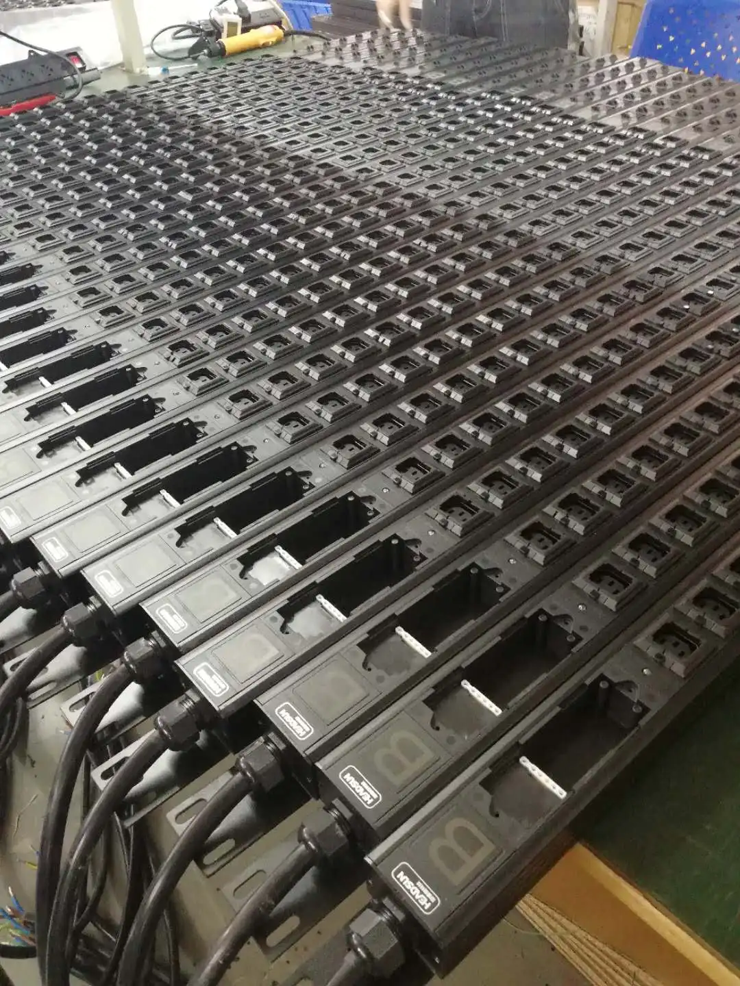 12 Outlet Managed PDU, Rackmount Power Distribution Unit,1 x Gigabit RJ-45 Port, Overload Protection, Surge Protection PDU