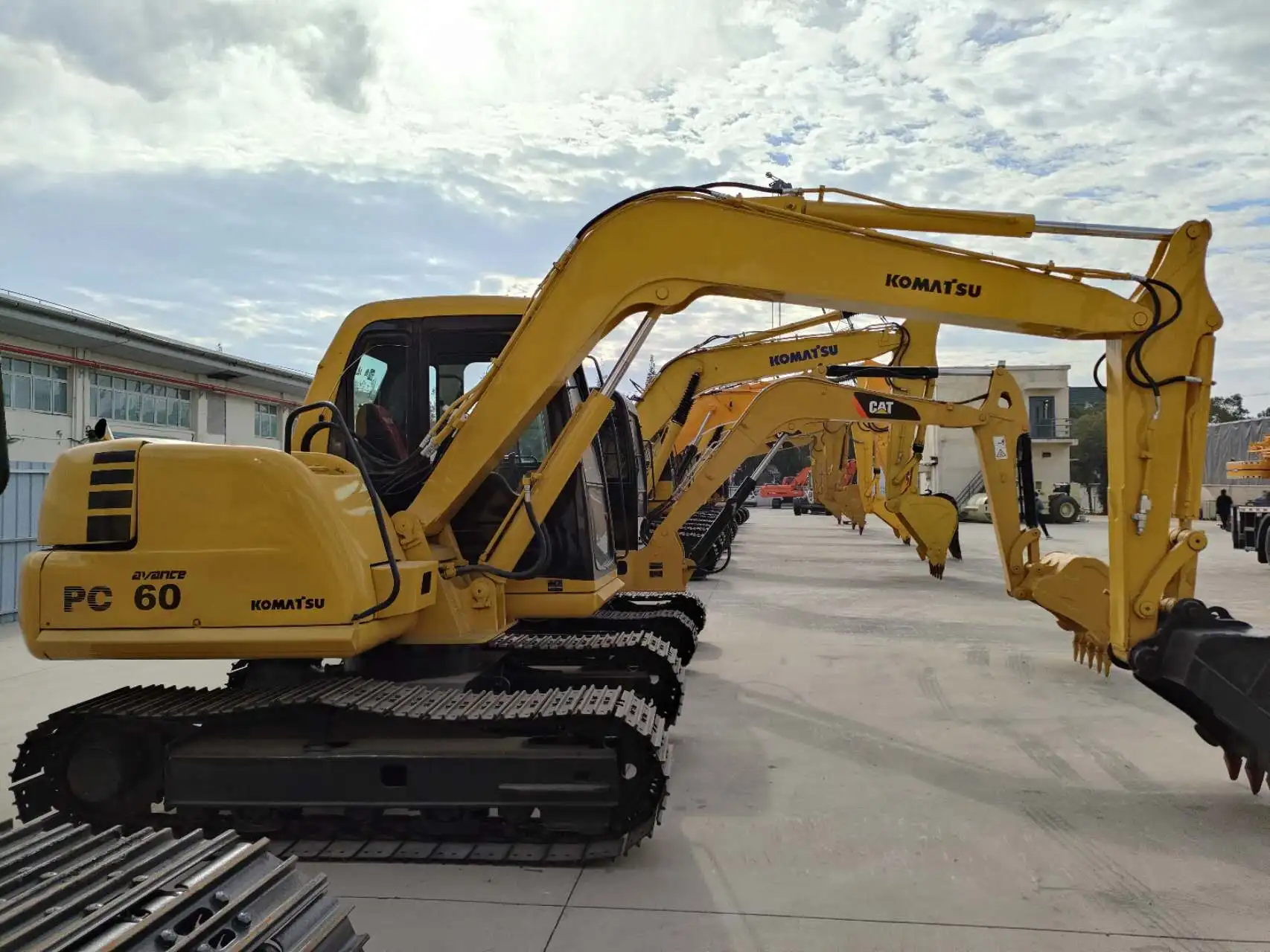 Экскаватор komatsu pc56 pc35 pc40 pc45 pc60 pc55 pc78 pc100 pc120 pc130 pc200 экскаватор для продажи