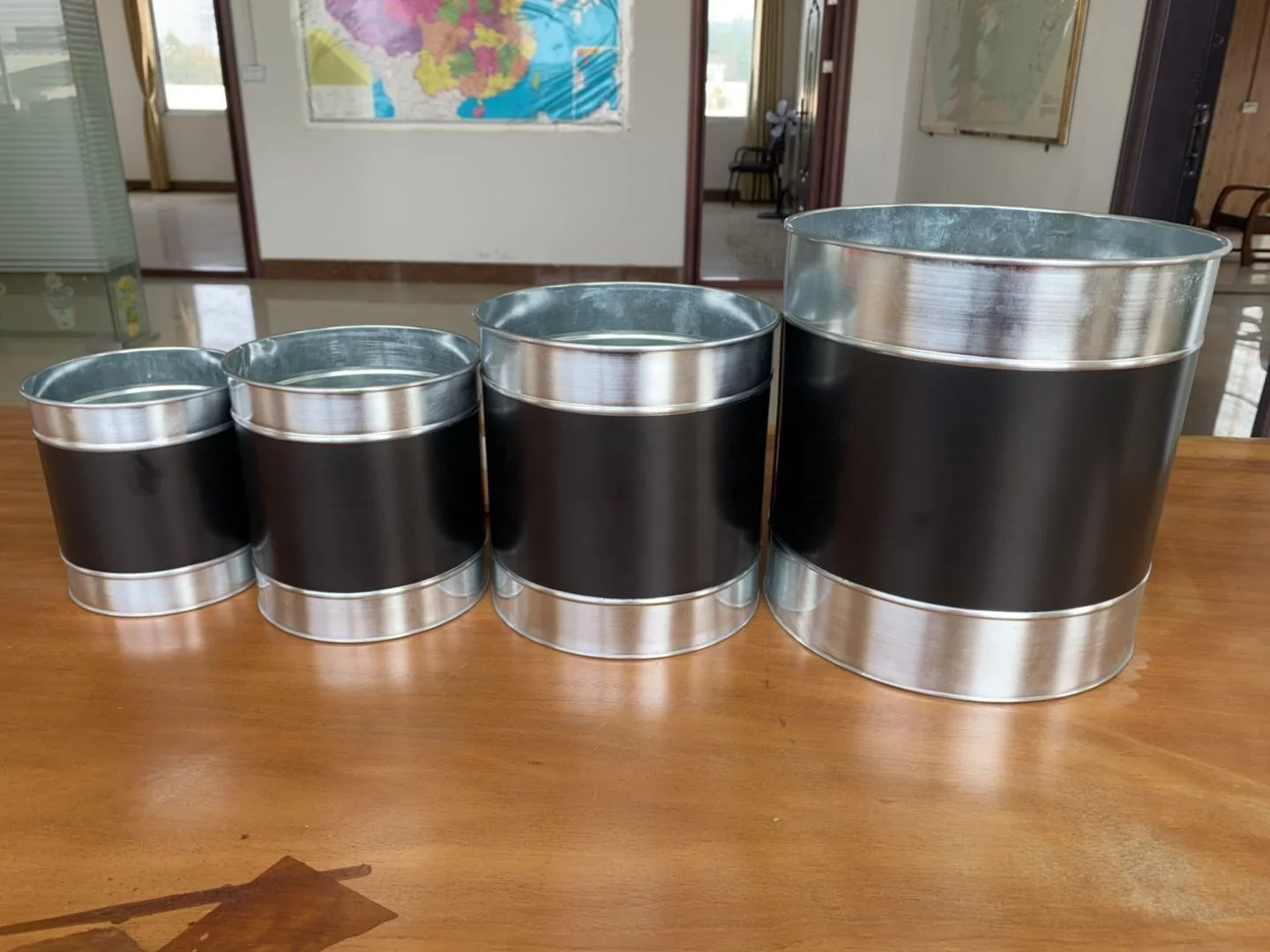 High Quality Useful Indoor And Outdoor Large Coal Bucket Black Meta Fireplace Ash Bucket