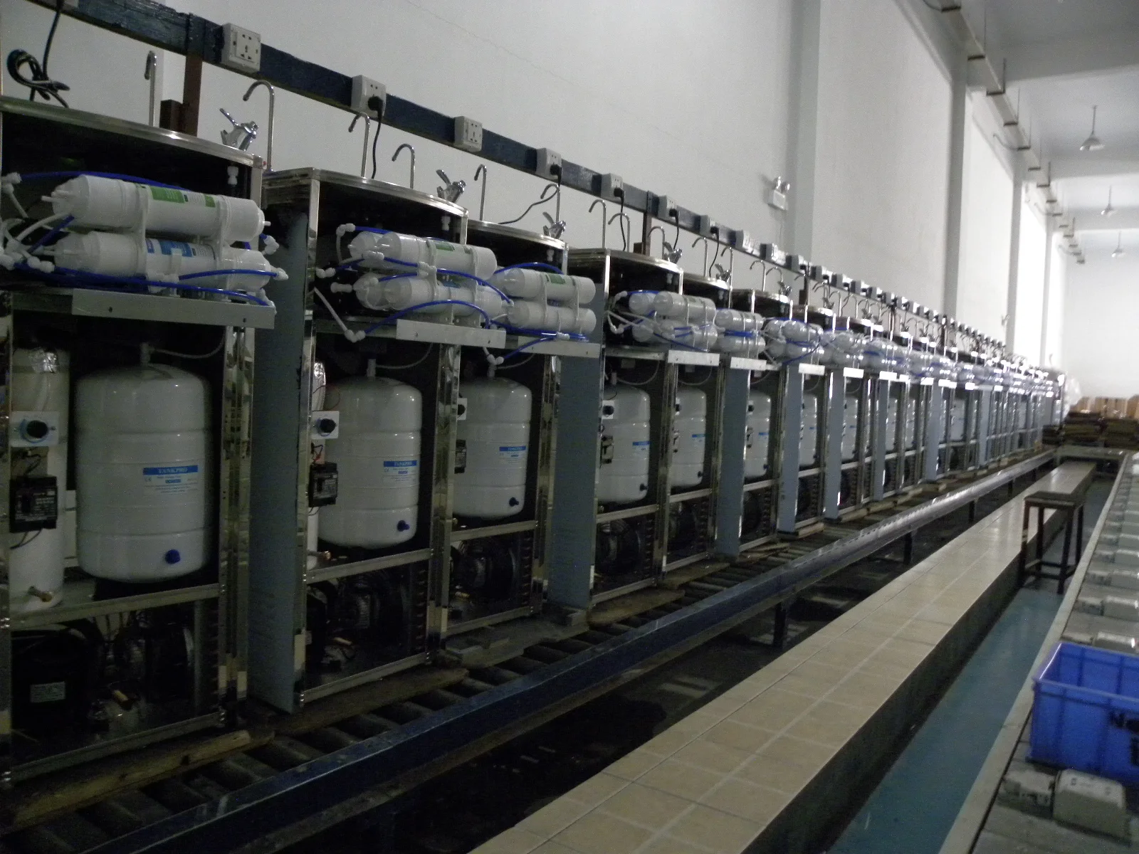 Bigger 5000L/DAY solar powered commercial atmospheric air water generator with filter system