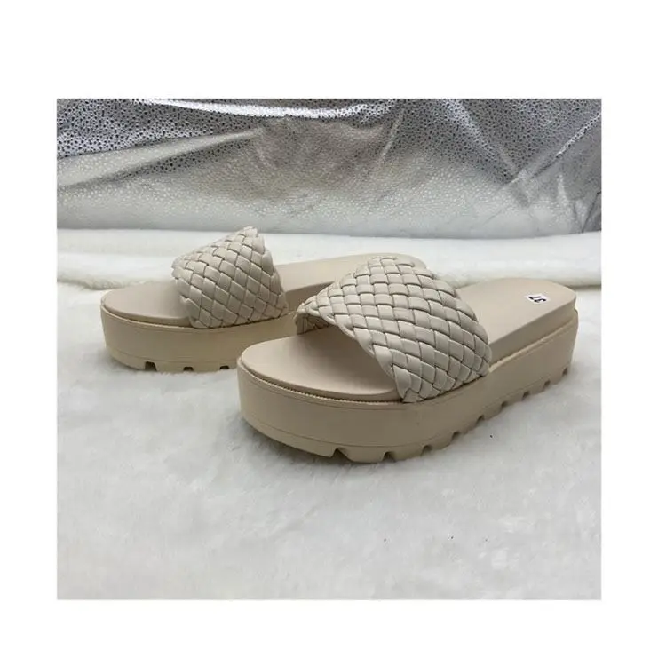 Wholesale Fashion Rubber Jelly Sandals Women Slip On Summer Anti Skid Slipper