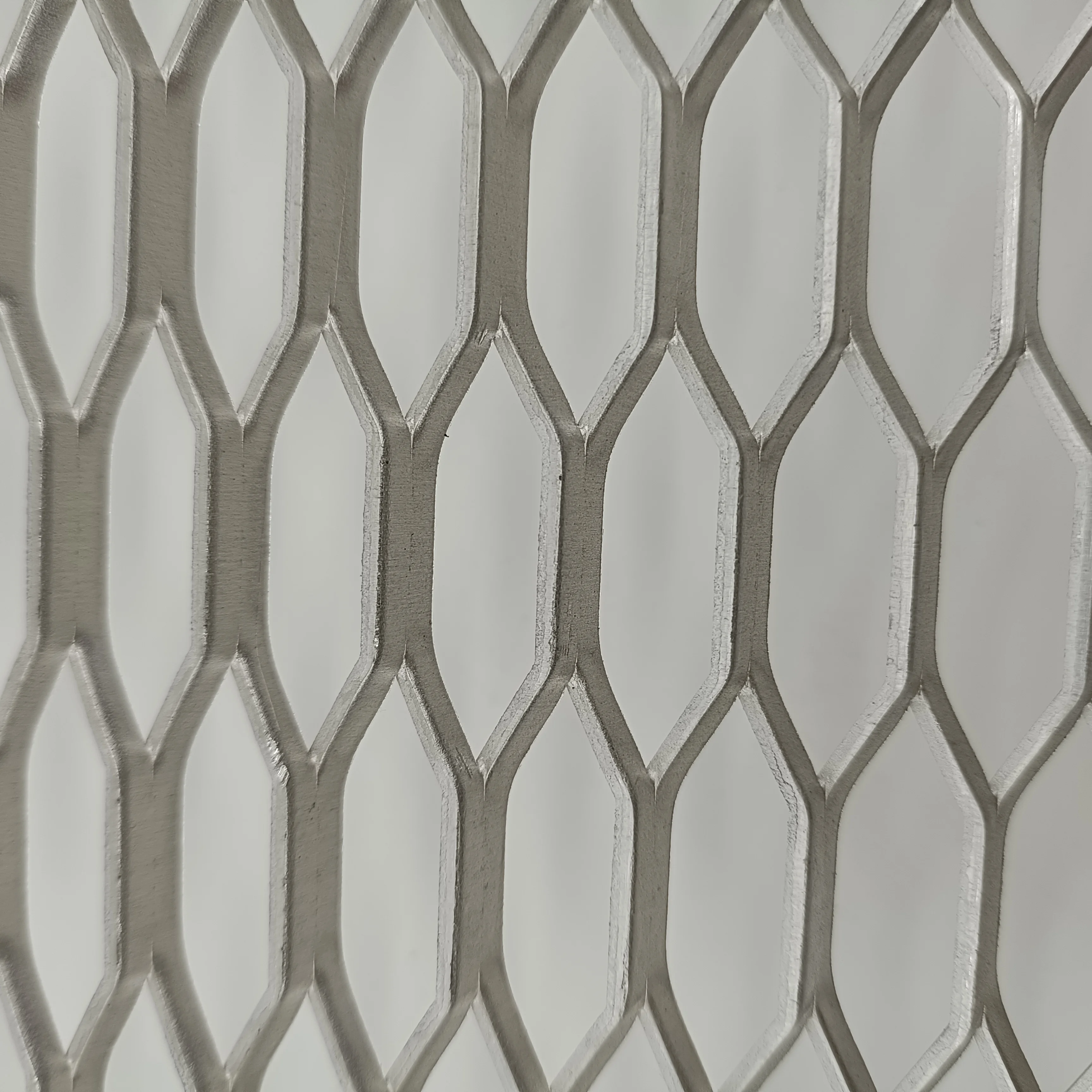 Powder-coated  Coloured  High Quality Galvanized Decorative Expanded Metal Stainless Steel Galvanized Iron Wire Mesh Thickness