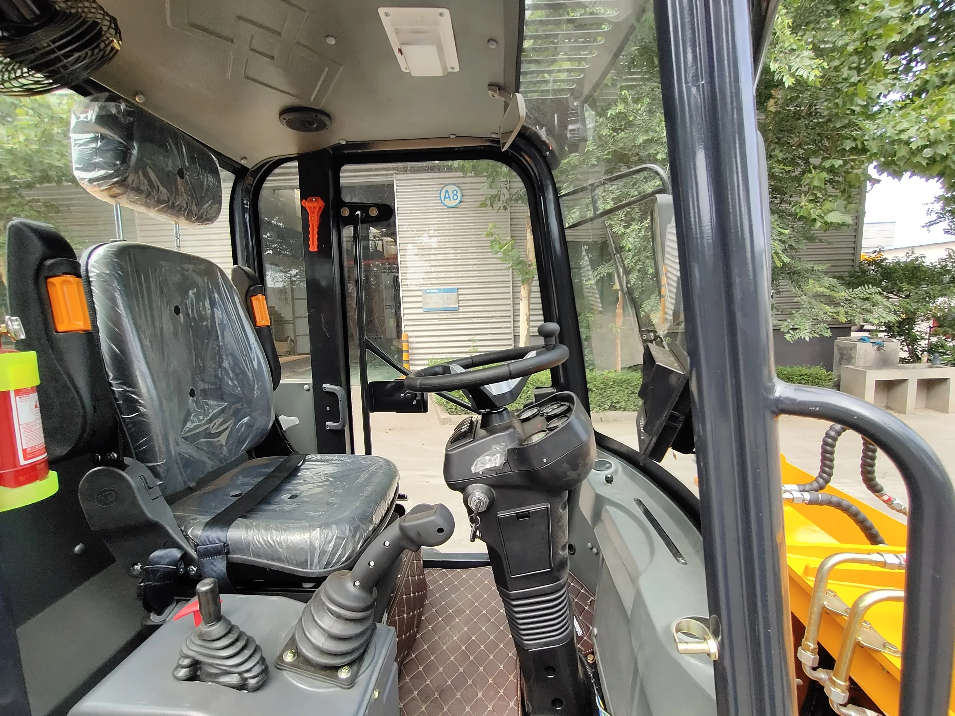 Б/у мини-колесный погрузчик 1 2 тонн CM912 R430 по низкой